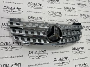 Решетка радиатора на Mercedes ML w164 до рестайлинг, новая реплика Решетка радиатора на Mercedes ML w164 до рестайлинг, новая реплика